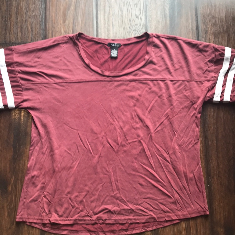 maroon shirt